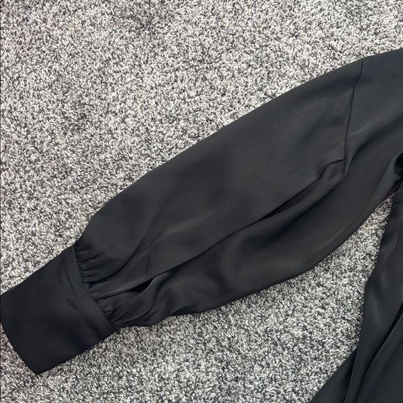 EUC CeCe Tie Neck Button Down Blouse Small - Picture 4 of 6